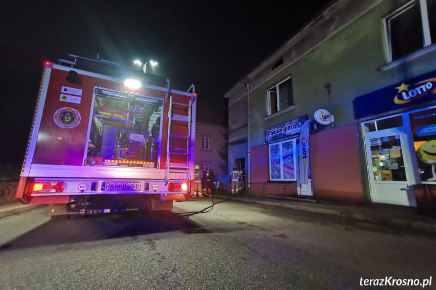 Pożar w kamienicy w Jedliczu