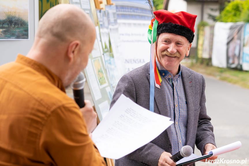 Ballady i romanse wybrzmiały przed Krośnieńską Biblioteką Publiczną