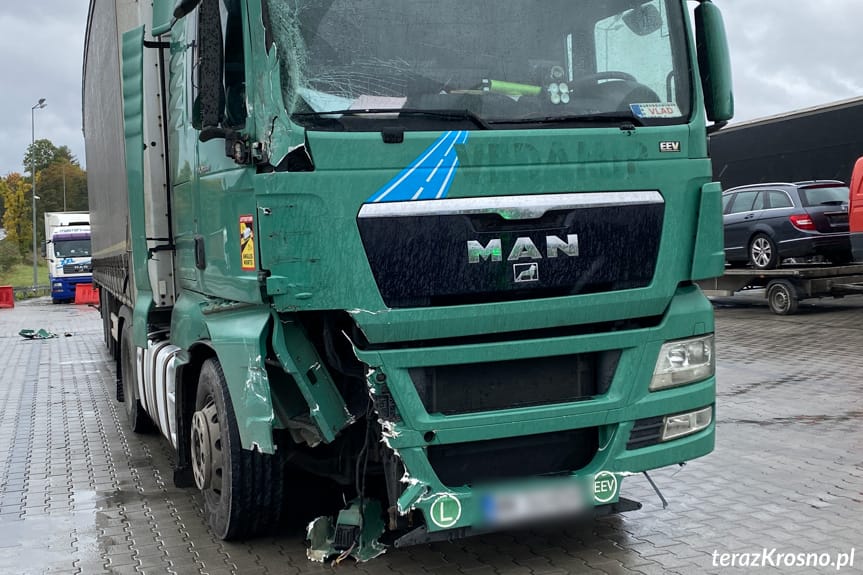 Zderzenie dwóch ciężarówek w Barwinku