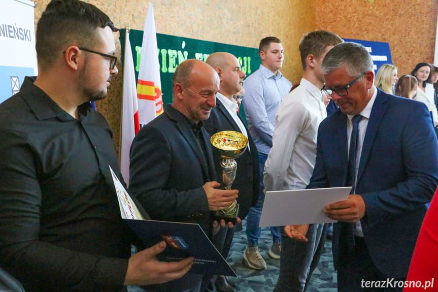 powiatowe obchody Dnia Edukacji Narodowe w Iwoniczu