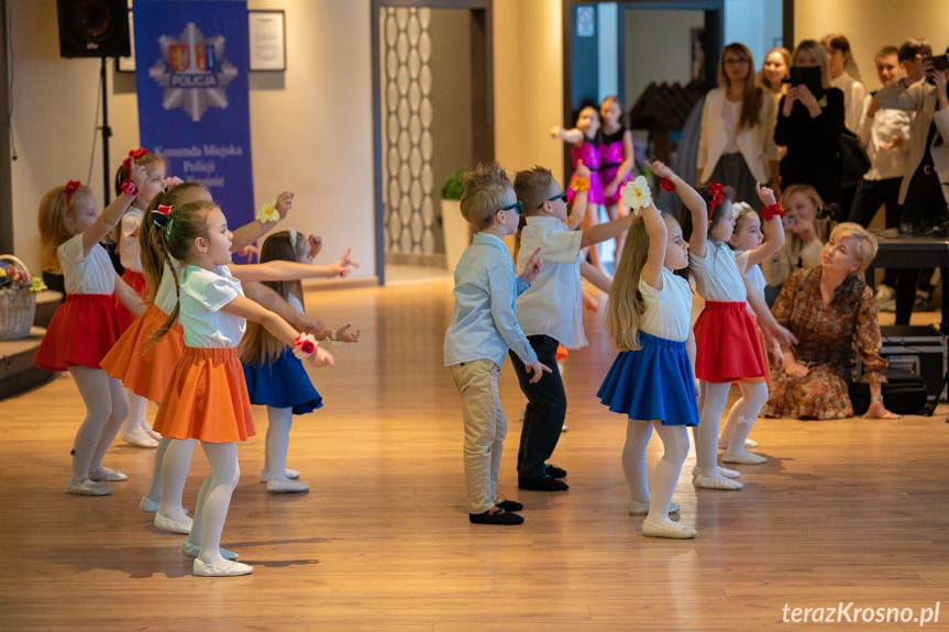 występ dzieci dla seniorów