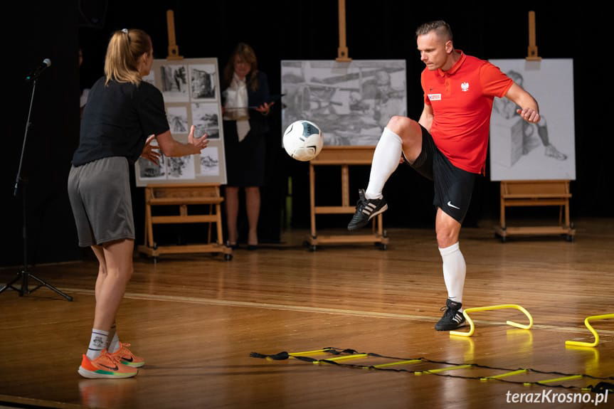 Nauczyciele z Krosna w pokazie sportowym
