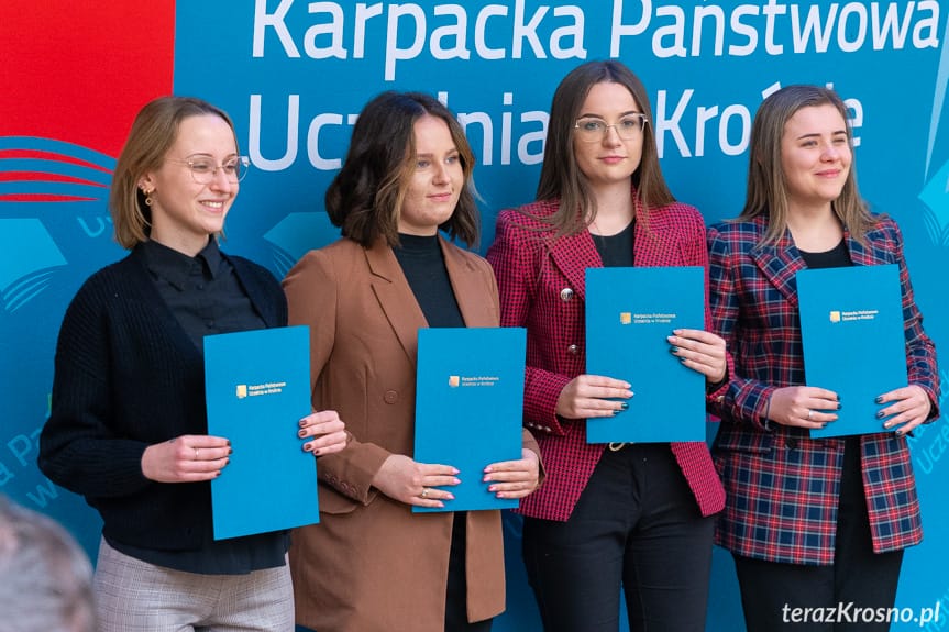 W Karpackiej Państwowej Uczelni w Krośnie rozdano stypendia