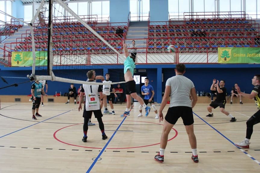 Otwarty Świąteczny Turniej Piłki Siatkowej o Puchar Jana Sucha