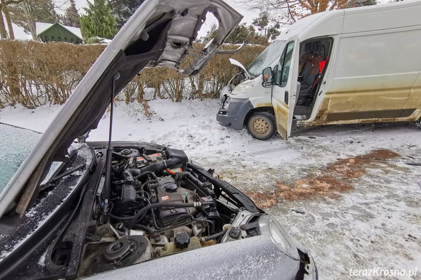 Wypadek dwóch samochodów w Jaszczwi