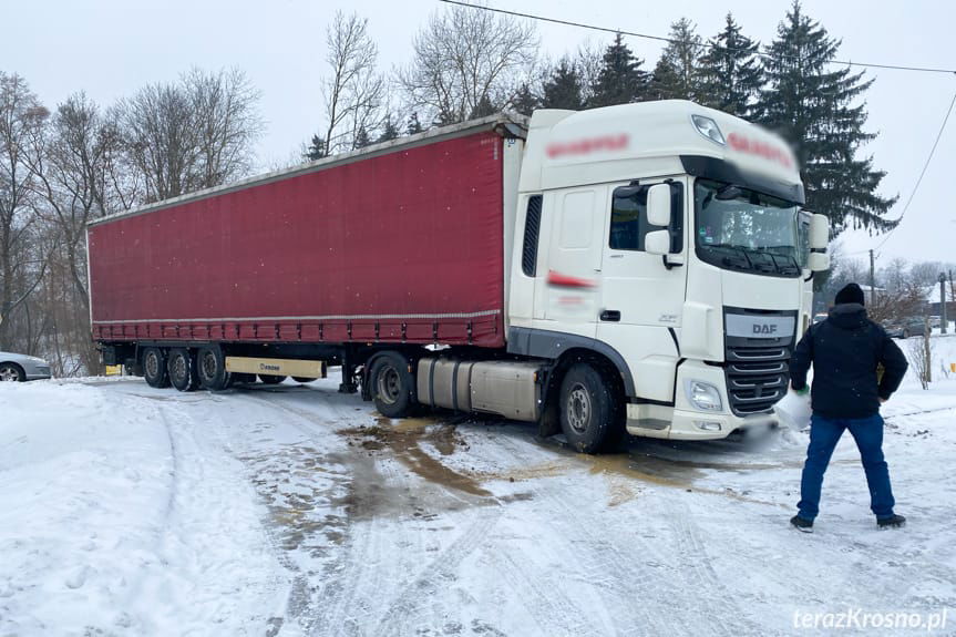 ciężarówka utkneła w Ustrobnej