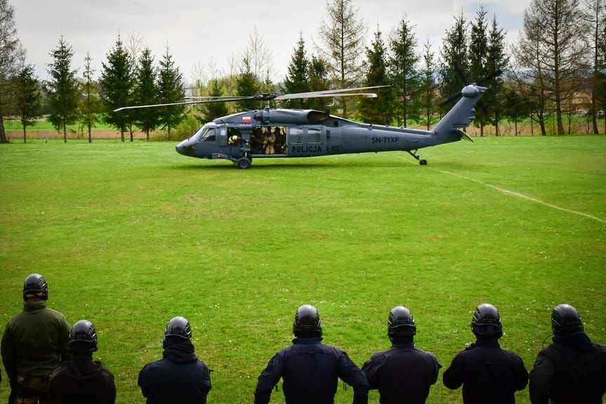 Policyjni kontrterroryści ćwiczyli w Miejscu Piastowym