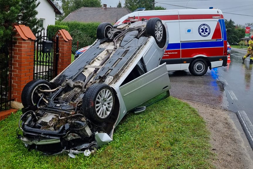 Dachowanie audi w Trześniowie