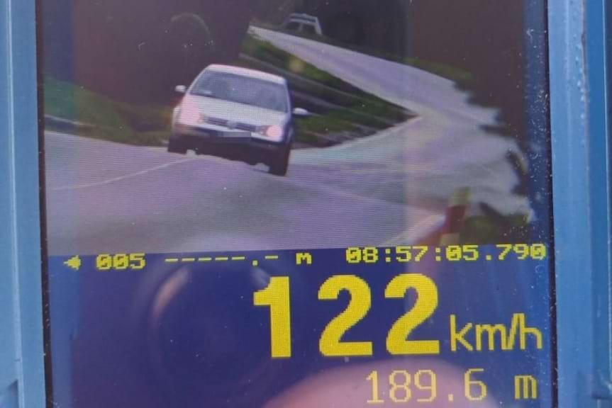 Pędziła z prędkością 122 km/h w obszarze zabudowanym