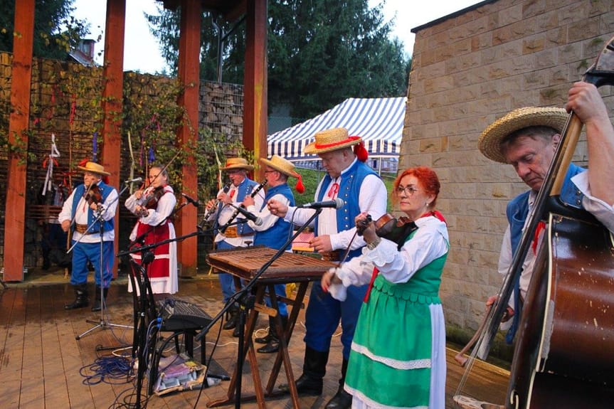 W kręgu jesiennych tańców z Trzcinicokami