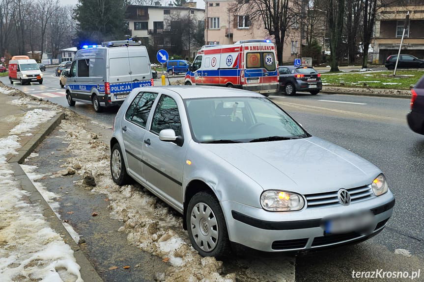 Potrącenie pieszej. Kobieta trafiła do szpitala