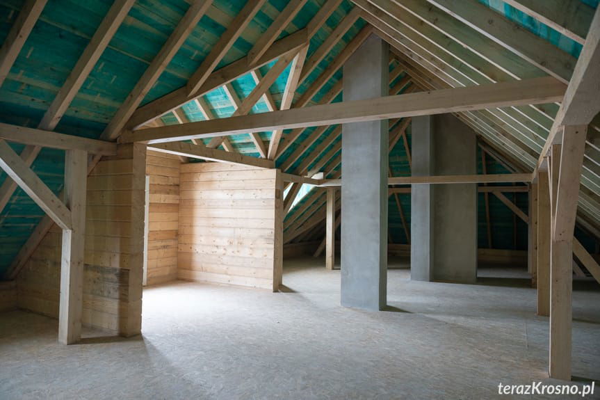 Wnętrze Dworu Sulimirskich w Kobylanach