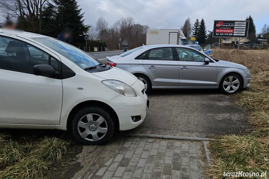 Uszkodzone w kolizji w Potoku toyota i audi