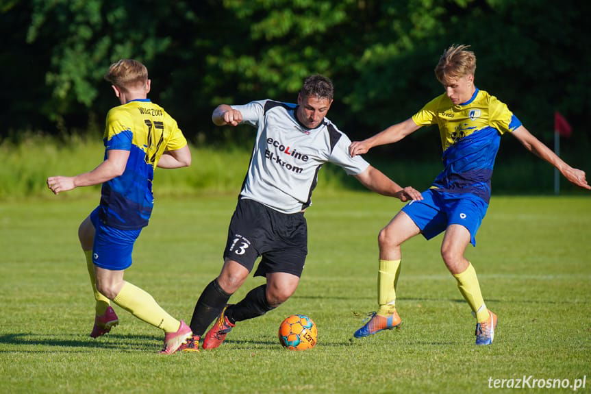 Z meczu Nurt Potok - Rędzinianka Wojaszówka