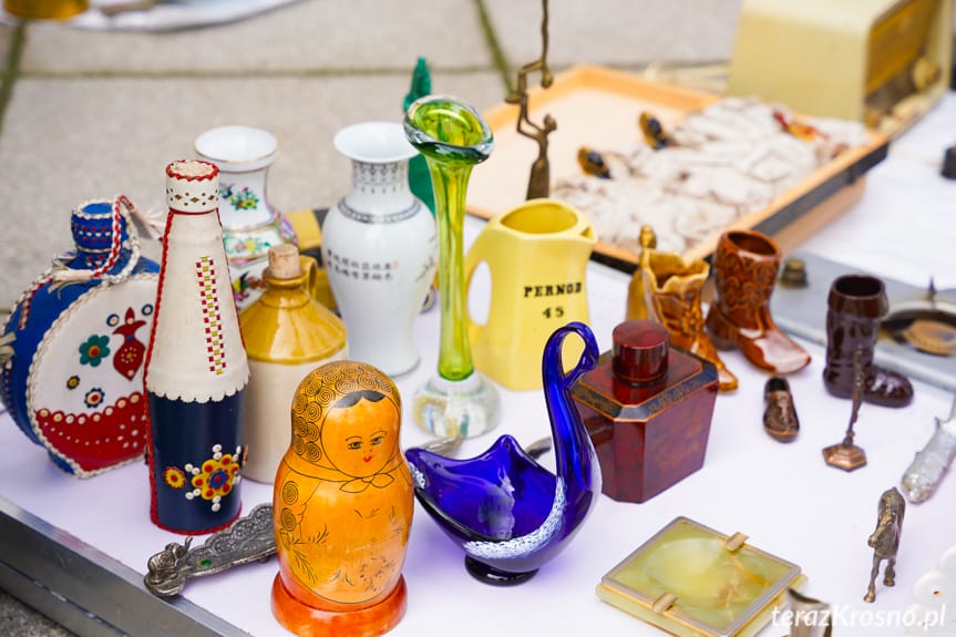 Jarmark staroci przed Etnocentrum Ziemi Krośnieńskiej