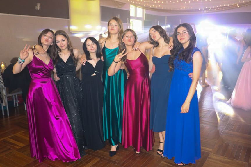 bal ósmoklasistów w Zalesiu
