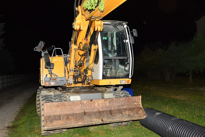 25-latek okradał maszyny budowlane z paliwa