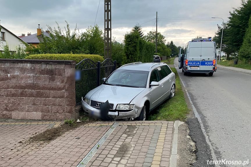 Uderzył w przepust i ogrodzenie