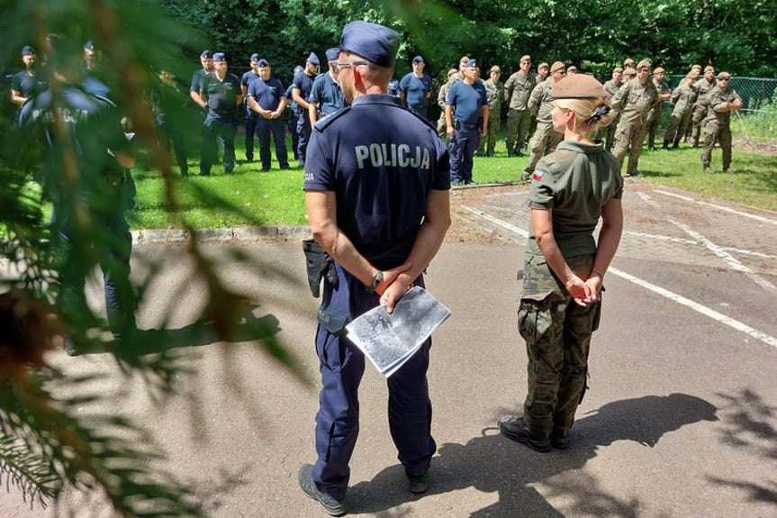 Wspólne ćwiczenia policjantów i żołnierzy