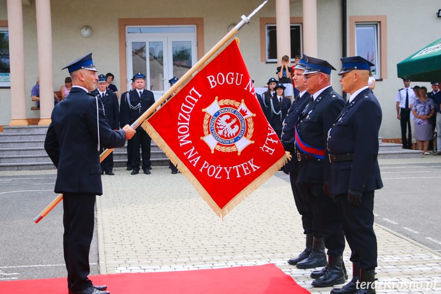 120 lat OSP Głębokie. Druhowie mają nowy sztandar
