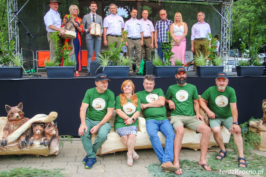 Niedźwiedź, rysie, wataha wilków na plenerze w Iwoniczu-Zdroju