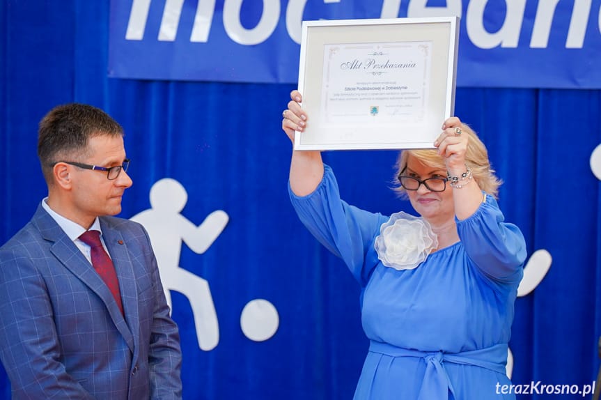 Koniec ćwiczeń na korytarzu. Sportowe serce Dobieszyna zaczyna bić