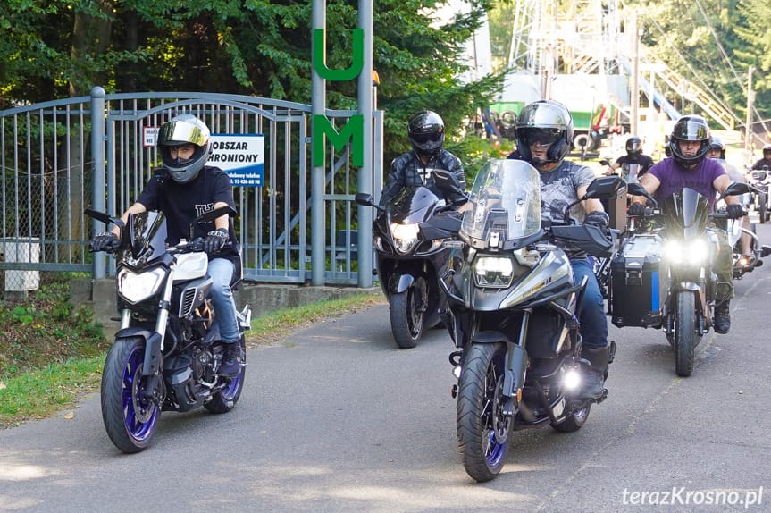 Ryk silników i zapach historii. Motocykliści opanowali Bóbrkę