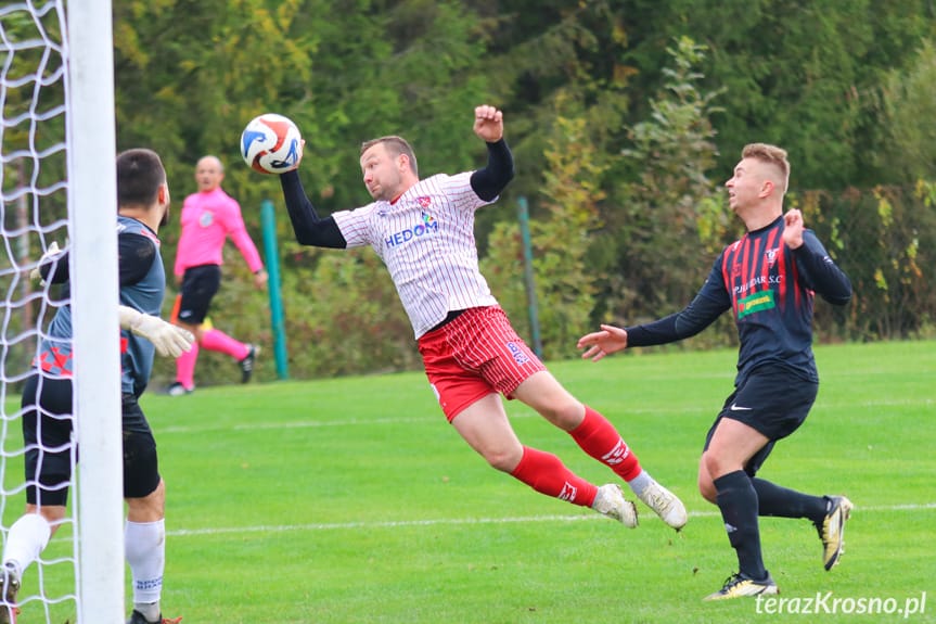 Trzy bramki i trzy czerwone kartki w Lubatowej