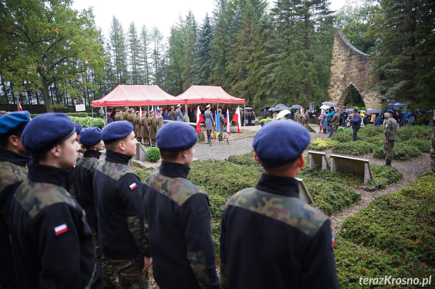 Deszcz nie zmył pamięci. 80. rocznica bitwy karpacko - dukielskiej
