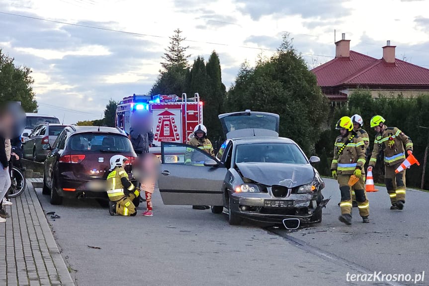 Kopytowa. Zderzenie dwóch samochodów