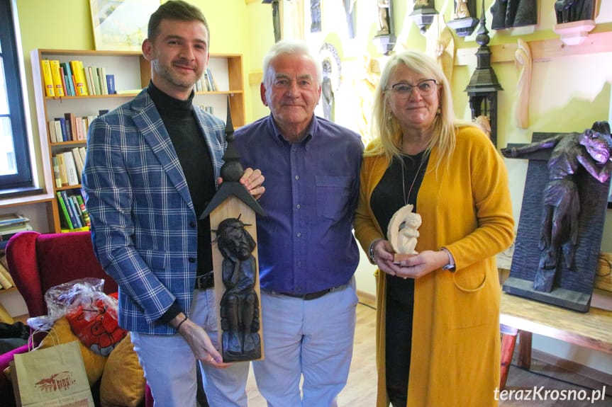 Sacrum Iwonickie. Wystawa rzeźb Tadeusza Turka [ZDJĘCIA]