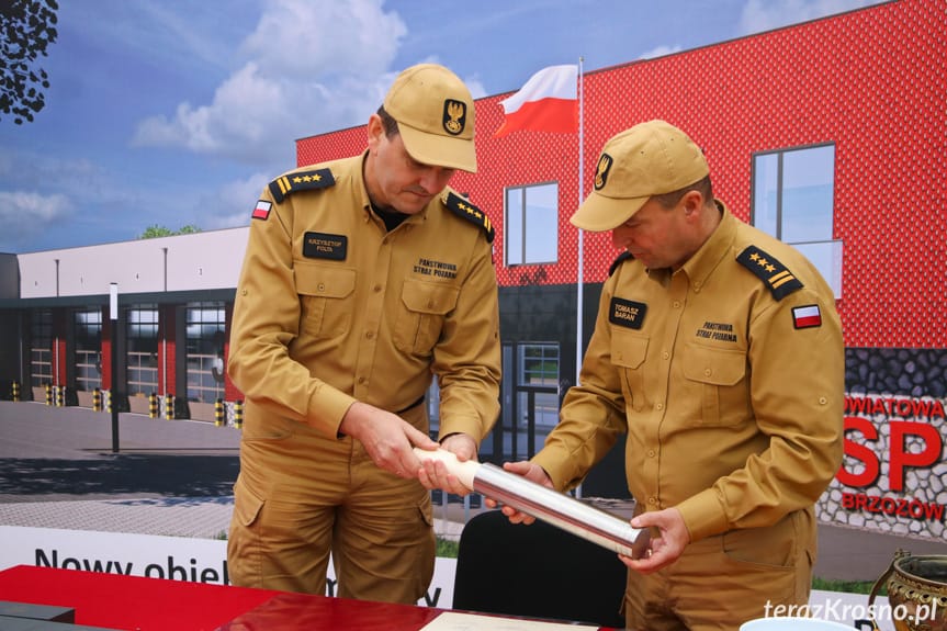 W Brzozowie powstaje nowa komenda PSP. Wmurowano akt erekcyjny i kamień węgielny [ZDJĘCIA]