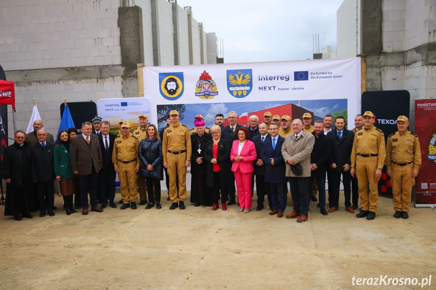 W Brzozowie powstaje nowa komenda PSP. Wmurowano akt erekcyjny i kamień węgielny [ZDJĘCIA]