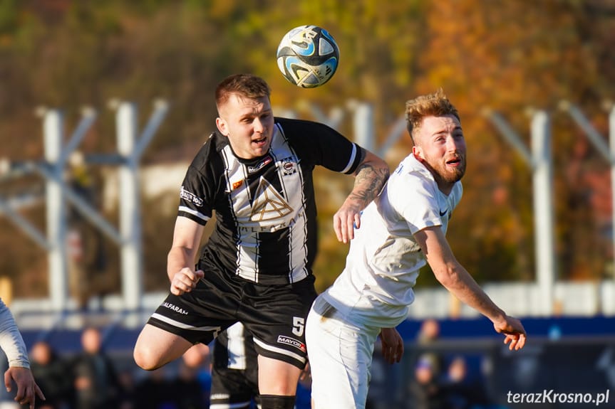 Karpaty Krosno przegrały z Czarnymi Jasło [ZDJĘCIA]