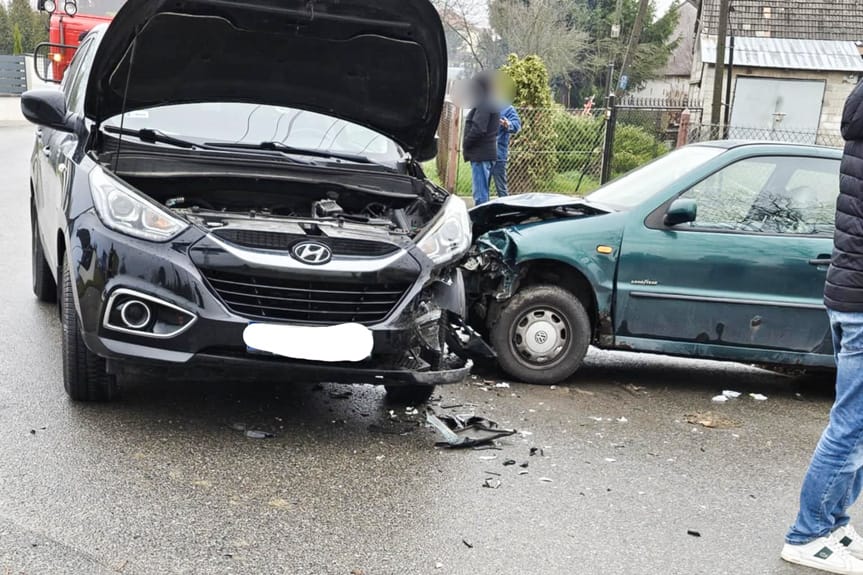 Roztoki. Zderzenie trzech samochodów