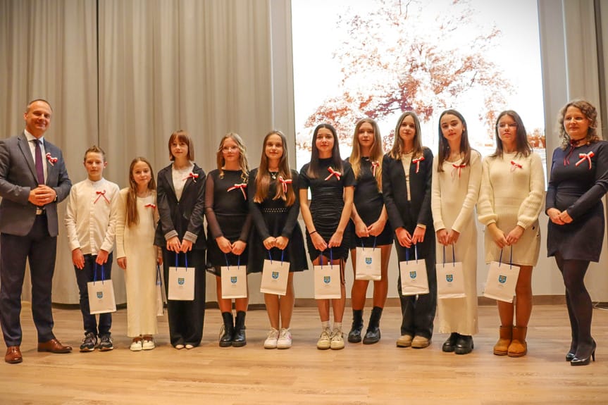 Wieczór pieśni patriotycznych w Dębowcu