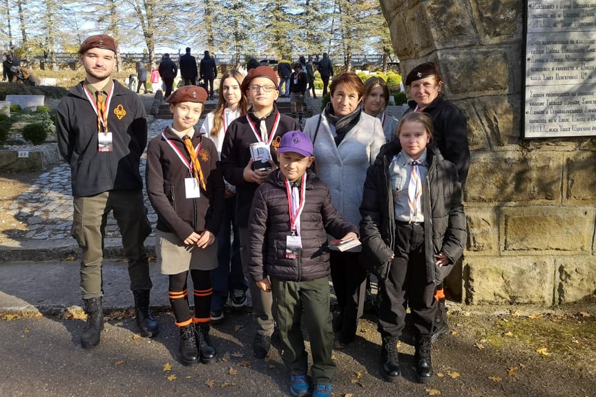 Dukielska młodzież w hołdzie Niezłomnym