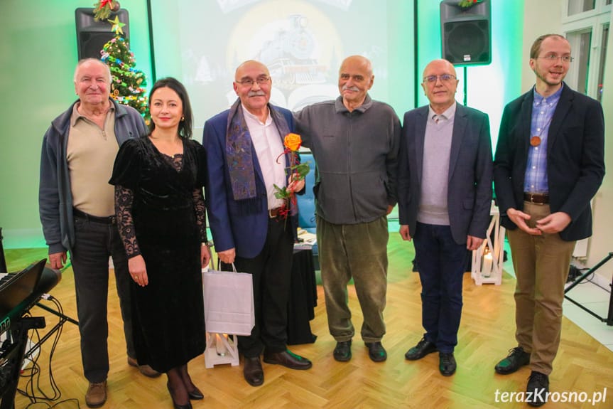 Podróż literacka z Janem Tulikiem na dworcu w Targowiskach [ZDJĘCIA]