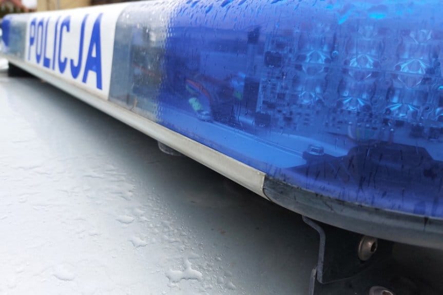 Ford uderzył w nissana, sprawca pijany