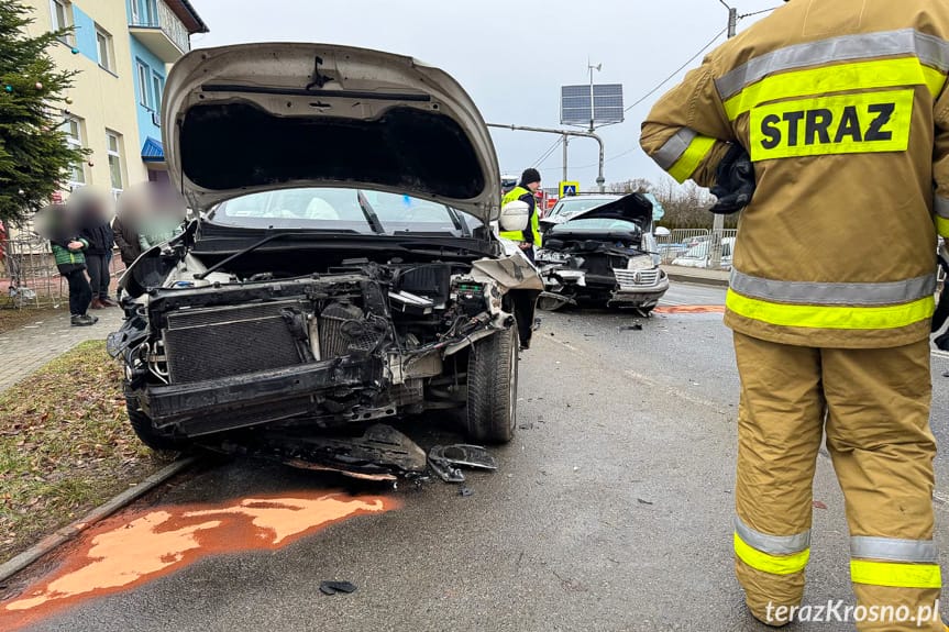 Zderzenie dwóch samochodów w Wojaszówce