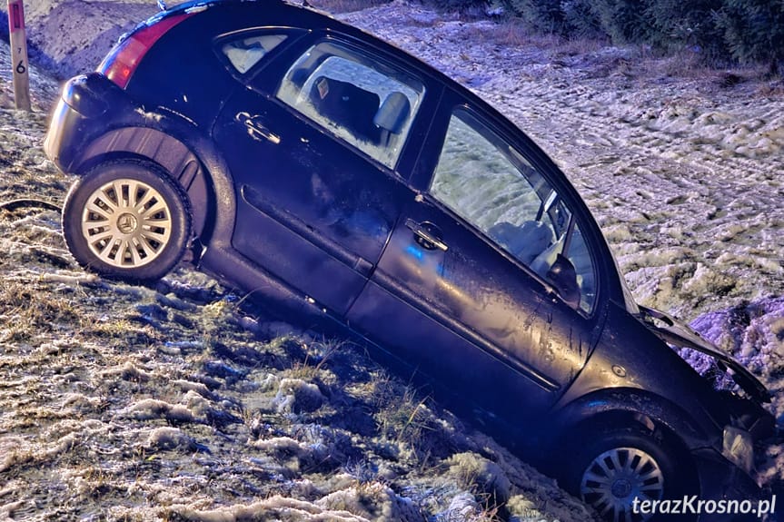 Zderzenie dwóch samochodów w Bajdach