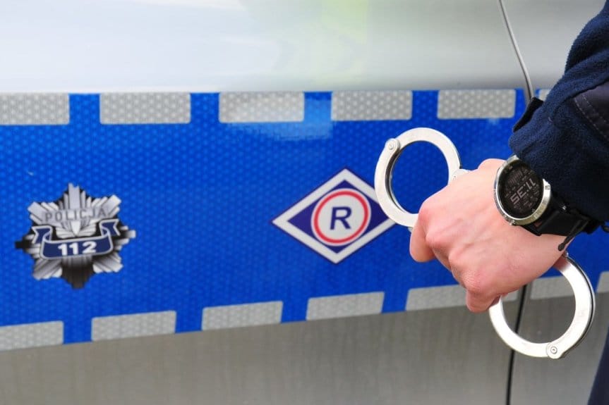 Kierowca z Mołdawii przewoził zbyt wielu pasażerów i i nie miał uprawnień