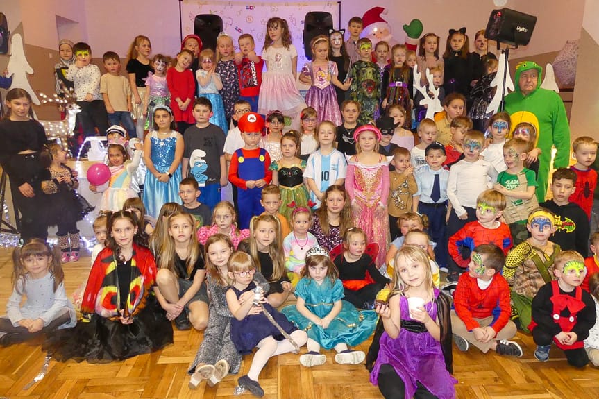Wielki bal małych przebierańców w Zręcinie