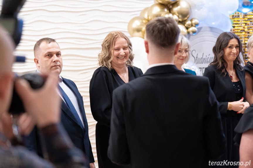 Studniówka 2025. Szczepanik w Krośnie