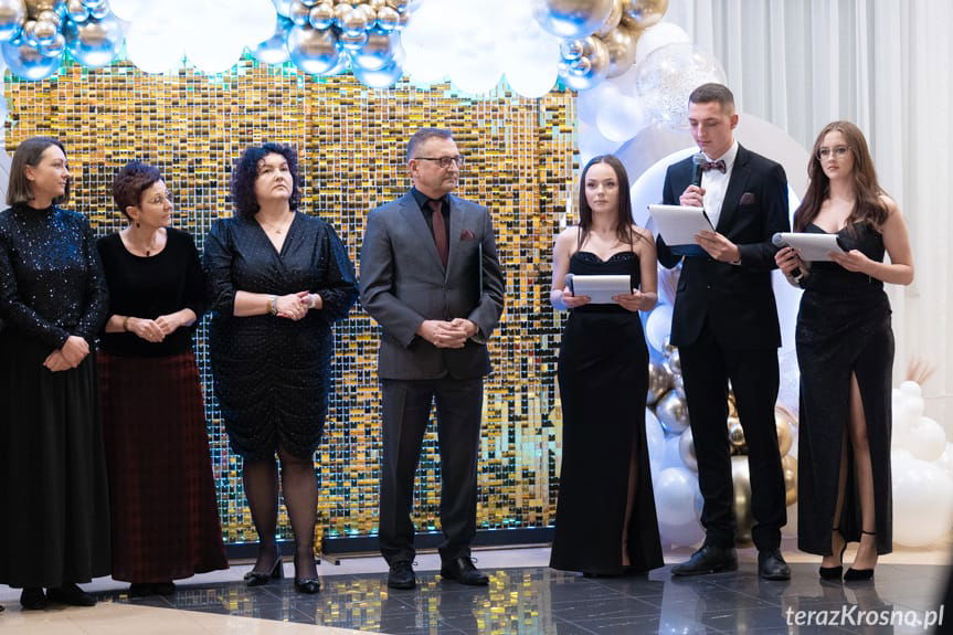 Studniówka 2025. Szczepanik w Krośnie