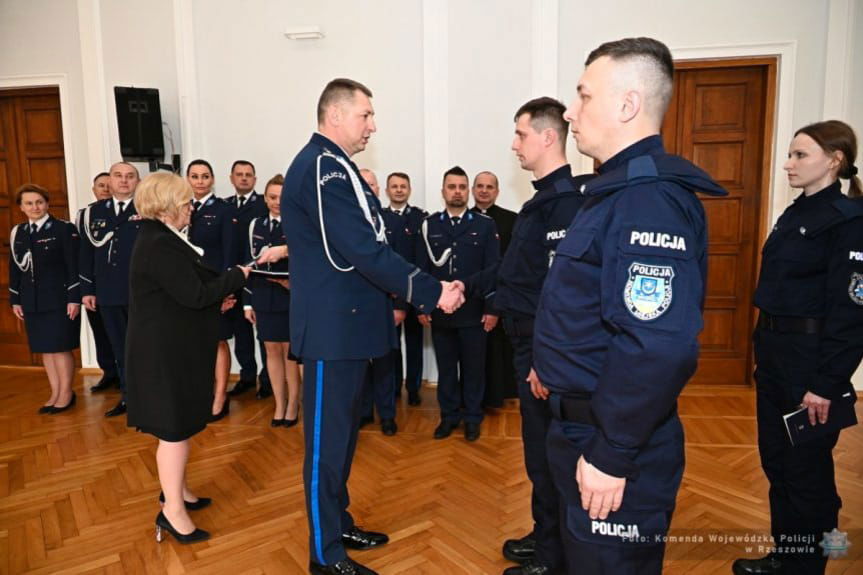 nowi funkcjonariusze