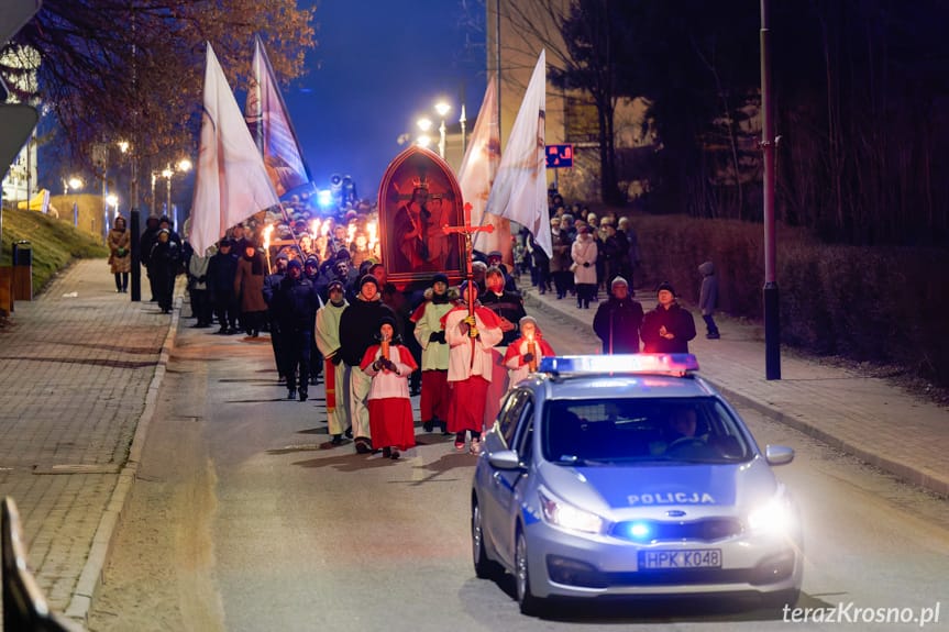 Droga Krzyżowa przeszła ulicami Krosna [ZDJĘCIA]