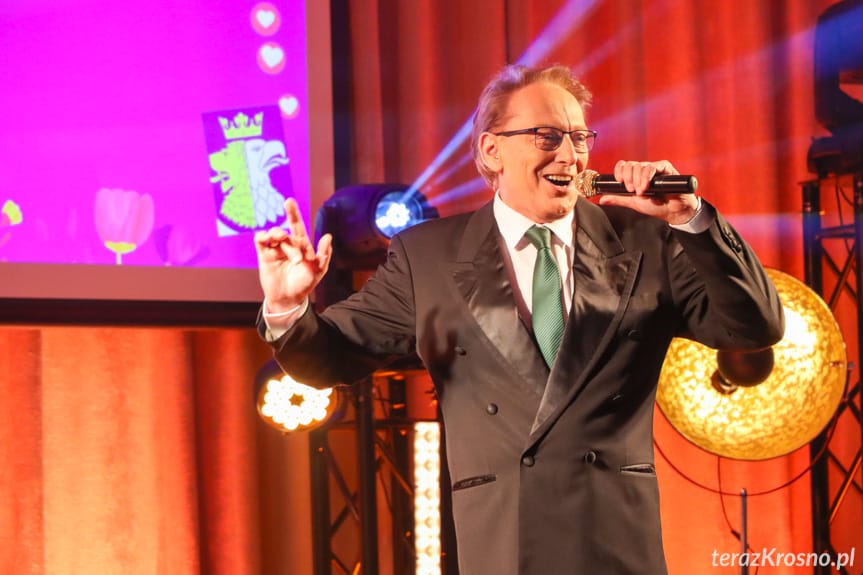 Dzień Kobiet w Krościenku Wyżnym. Dla Pań zaśpiewał Jacek Borkowski [ZDJĘCIA]