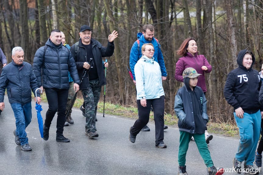 Spacer, ognisko i morsowanie - mieszkańcy Wojkówki powitali wiosnę [ZDJĘCIA]