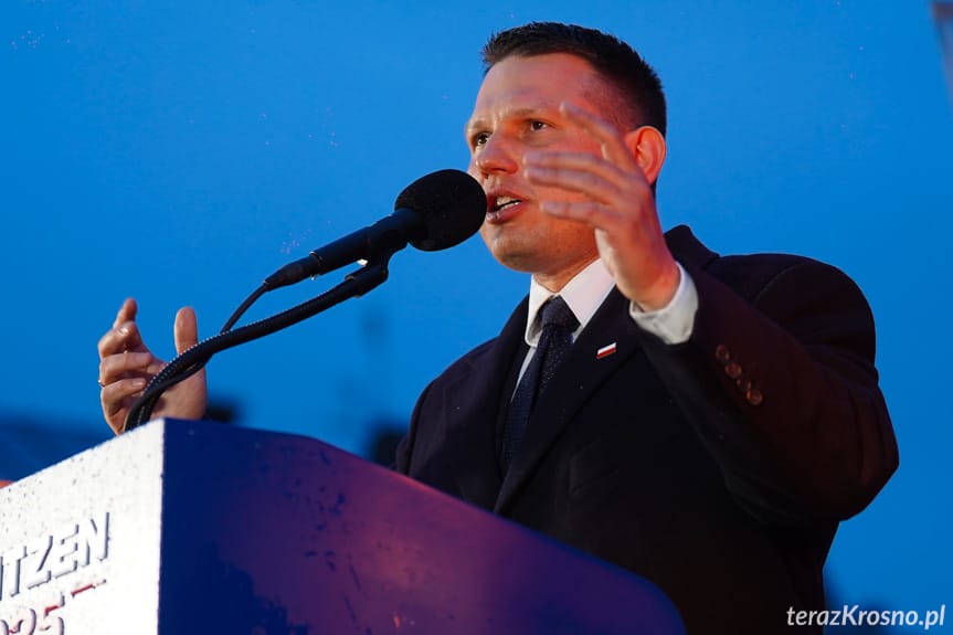 Sławomir Mentzen w Krośnie. "Niech się odwalą od naszych kur. Kury nie zwiększają przestępczości. Imigranci zwiększają przestępczość"